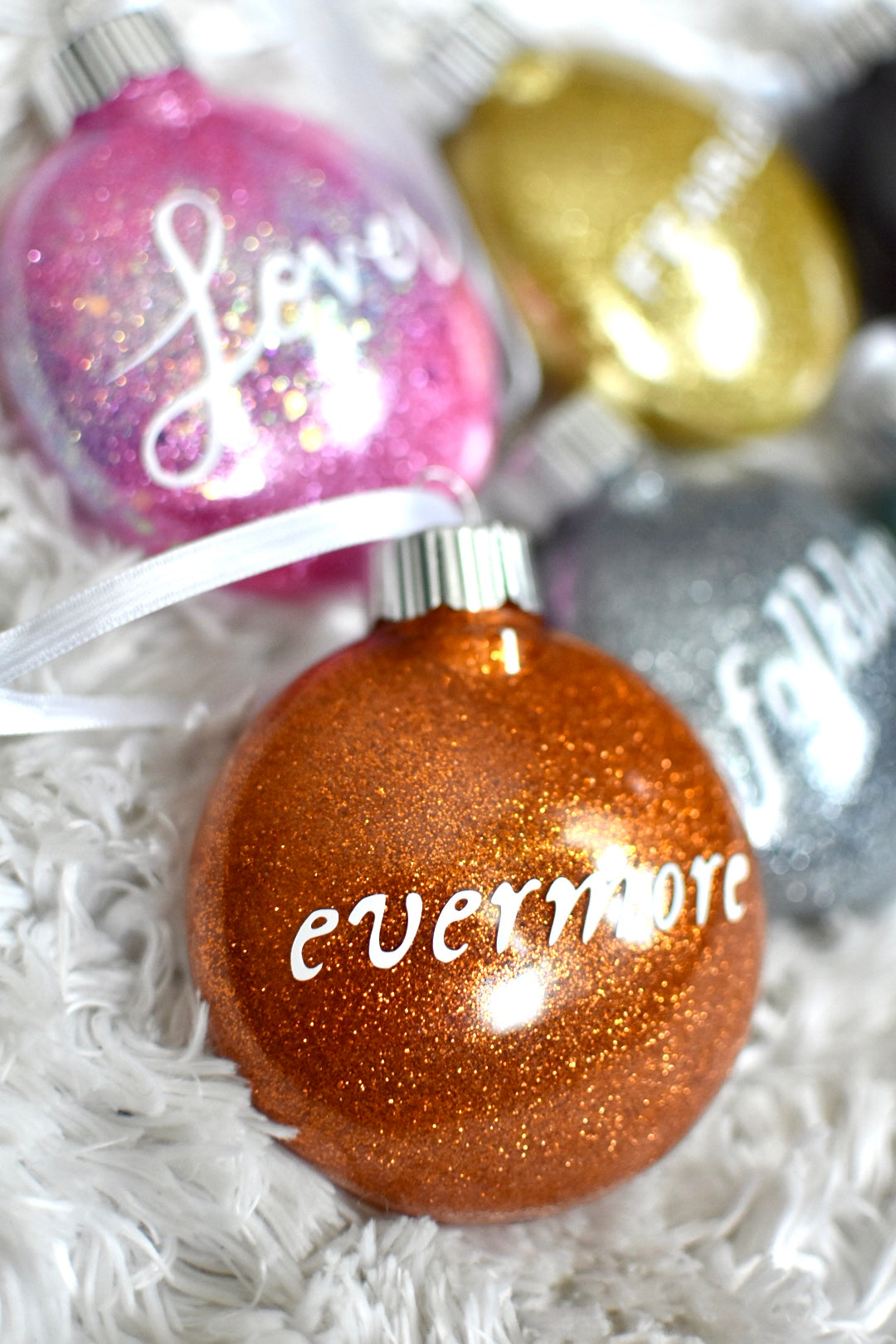 Taylor Swift Glitter Christmas Ornament Set